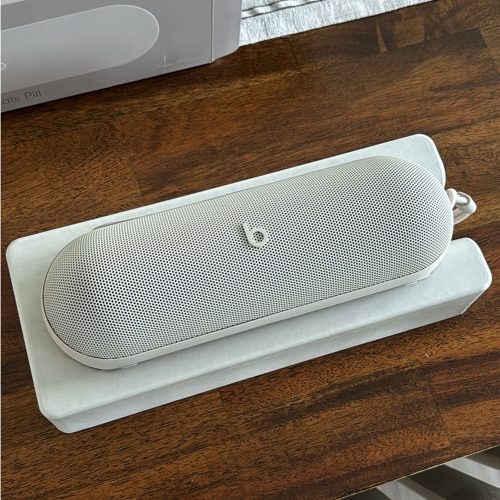 Beats Pill